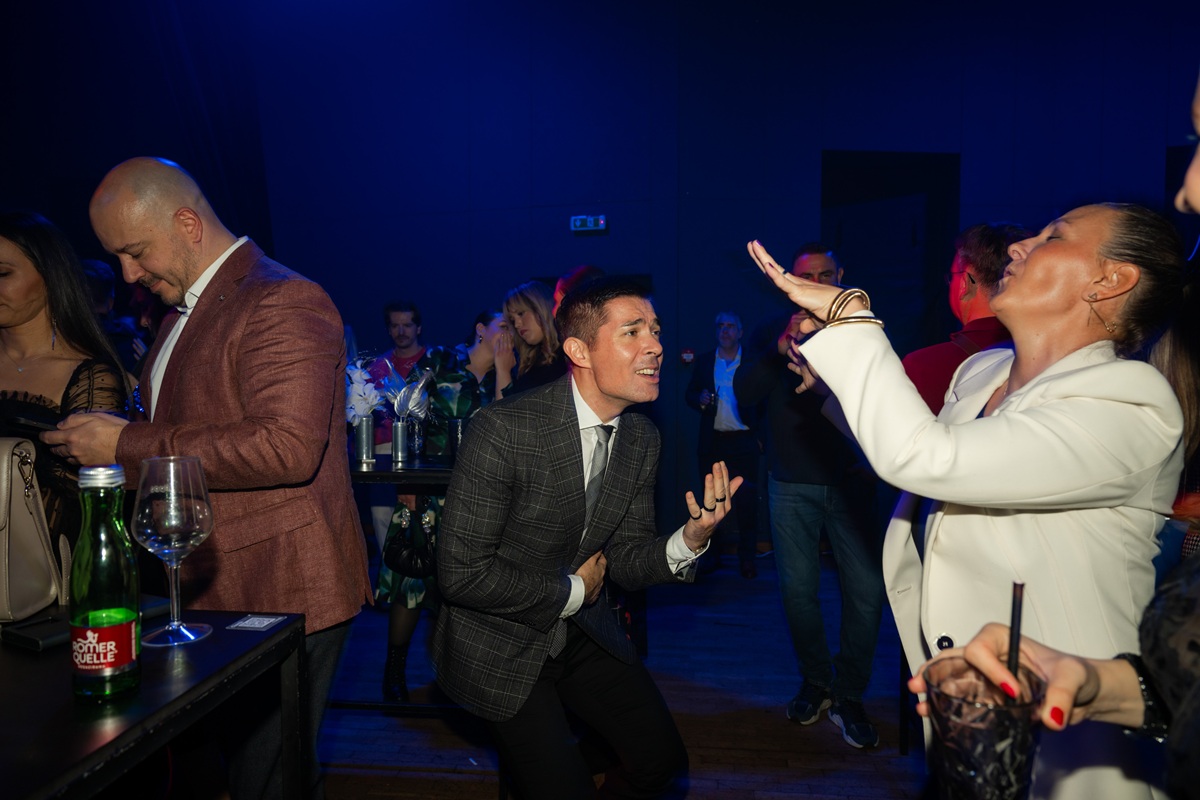 Nina Badrić oduševila na glamuroznoj proslavi u Petom kupeu Hello Magazin Croatia Hrvatska