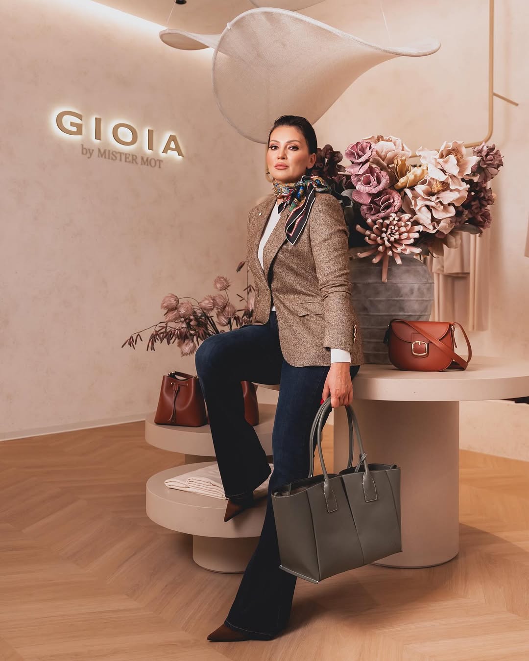 Nina Badrić pokazala kako nositi traperice sa stilom Hello Magazin Croatia Hrvatska