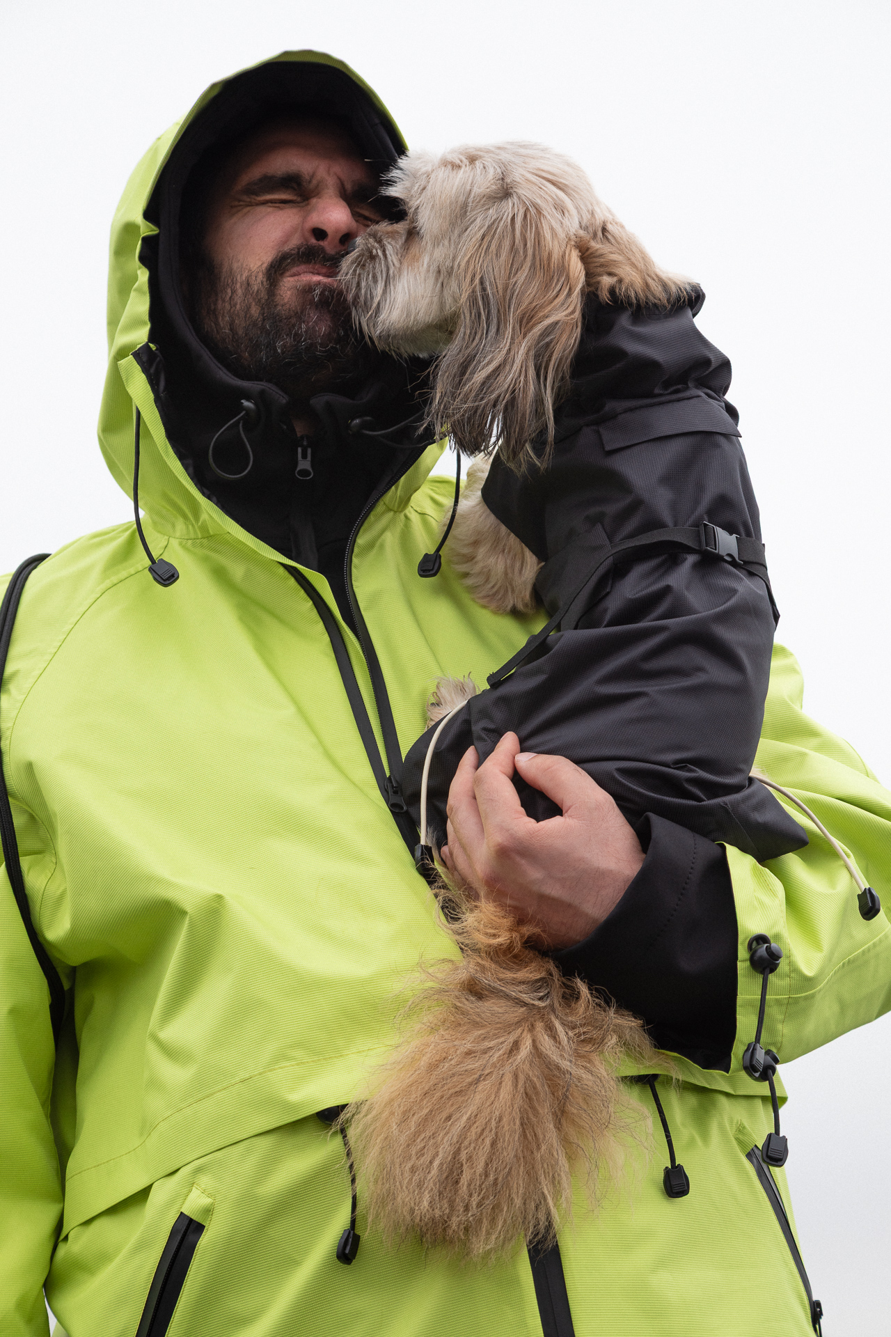 Ana Maria Ricov, Shibesu, Shibesu kolekcija, nova kolekcija Shibesu, matching jakne za pse i vlasnike, matching jakne, kišne jakne za pse, kišne jakne za vlasnike pasa, modna kolekcija za pse, hrvatski dizajn, hrvatski brend, domaći dizajn, modni brend za pse, Ana Maria Ricov dizajnerica, Shibesu nova kolekcija, Shibesu 2025, Shibesu jakne, Shibesu ruksaci, Shibesu park jakna, Shibesu Soft shell, Soft shell jakne, vodonepropusne jakne, vodoodbojne jakne, matching outfit za pse, matching outfit za vlasnike pasa, matching jakne za ljude i pse, jesenska kolekcija, zimska kolekcija, urbana moda, funkcionalna moda, održiva moda, modni dizajn, hrvatska modna scena, hrvatska dizajnerica, modna kampanja, modni brend, modni stil, modni trendovi, psi u modi, modni dodaci za pse, ruksaci za pse, modni ruksaci, matching set za pse i vlasnike, Shibesu limeta, Shibesu crna, vibrantna limeta, crna klasika, kišni stil, jesenska šetnja, zimska šetnja, modni set za kišu, vodonepropusni ruksak, vodootporna jakna, Shibesu showroom Zagreb, Shibesu webshop, Shibesu online shop, Shibesu Instagram, Shibesu Facebook, hrvatski brend za pse, matching moda, matching fashion, dog fashion, dog style, human dog matching, Ana Maria Ricov dizajn, modni dizajn za pse, dizajnerske jakne za pse, luksuzne jakne za pse, stylish psi, lifestyle za pse, urbani lifestyle, ljubav prema psima, šetnja s psom, psi i moda, priroda i moda, hrvatski modni brend, hrvatski dizajn za pse, Shibesu inspiracija, Shibesu kampanja, Doris Fatur fotografija, modna fotografija, Gabriela Alfier, Ivan Oberan, Katerina Skelin, Shiba pas, Shiba Inu, Ankica i Dragec, Pablo pas, Argus pas, Atlas pas, Njoka pas, matching set Shibesu, Shibesu outfiti, Shibesu inspiracija za šetnju, modni detalji za jesen, modni detalji za zimu, održivi materijali, funkcionalni dizajn, elegantna kišna jakna, trendy jakna, modna inspiracija, ljubav između čovjeka i psa.