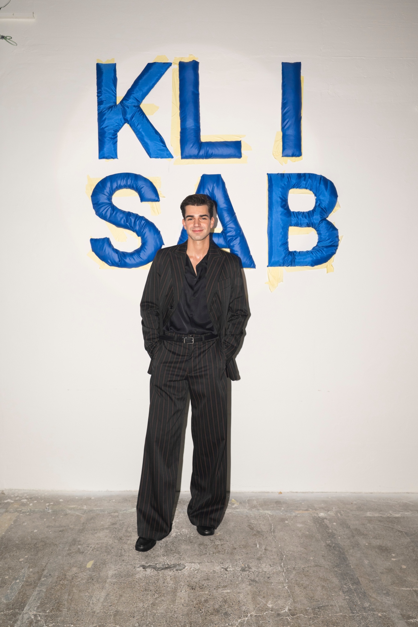 KLISAB REVIJA POZNATE OSOBE