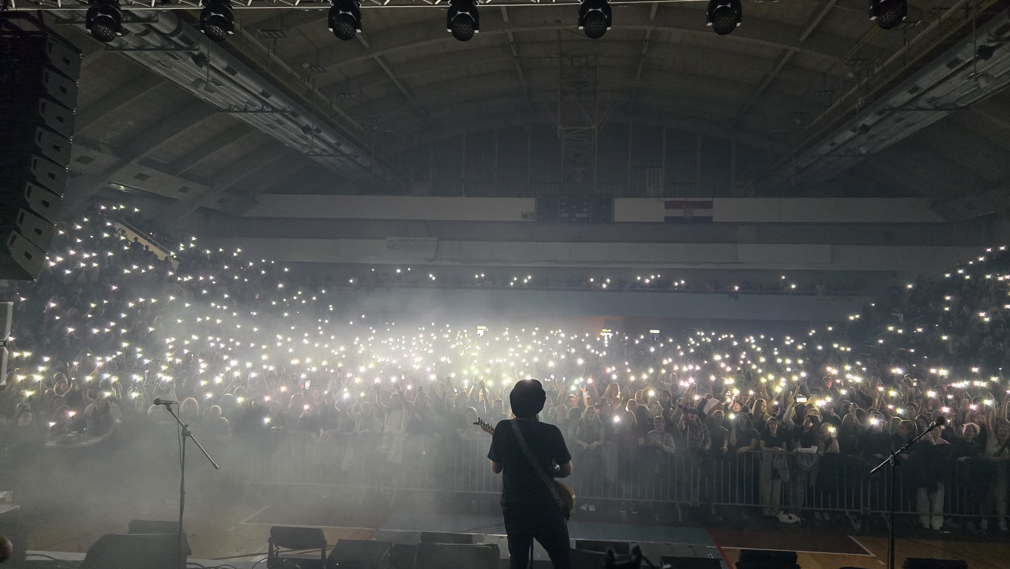 Plavi orkestar raspametio Rijeku: Dvorana mladosti odzvanjala hitovima i nostalgijom 