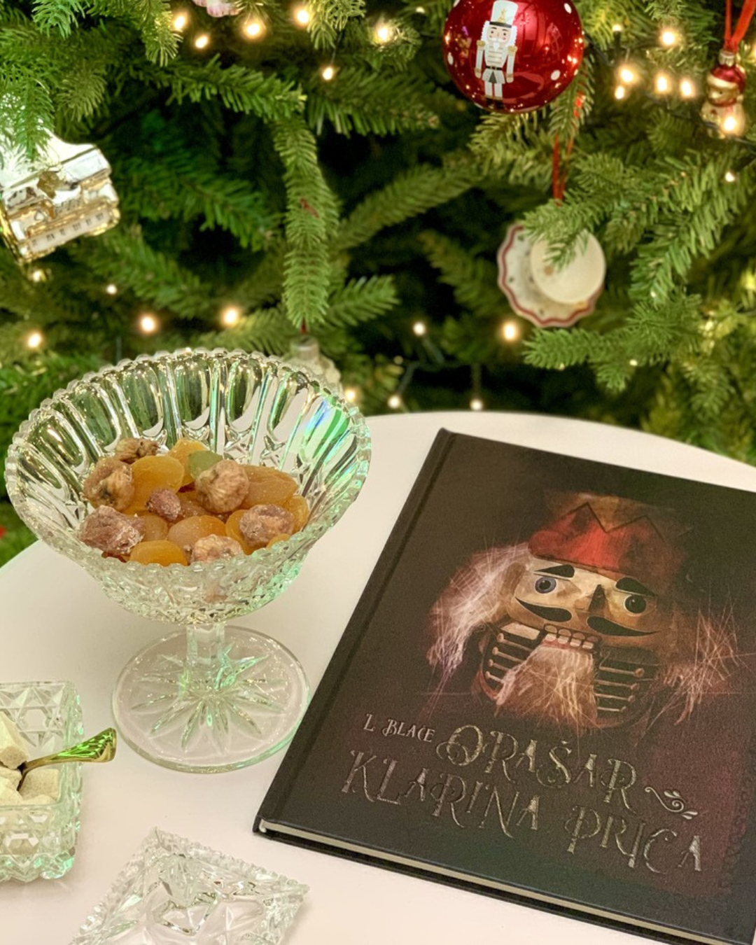 Prijedlog za božićne preporuke – interaktivna slikovnica Orašar – Klarina priča 