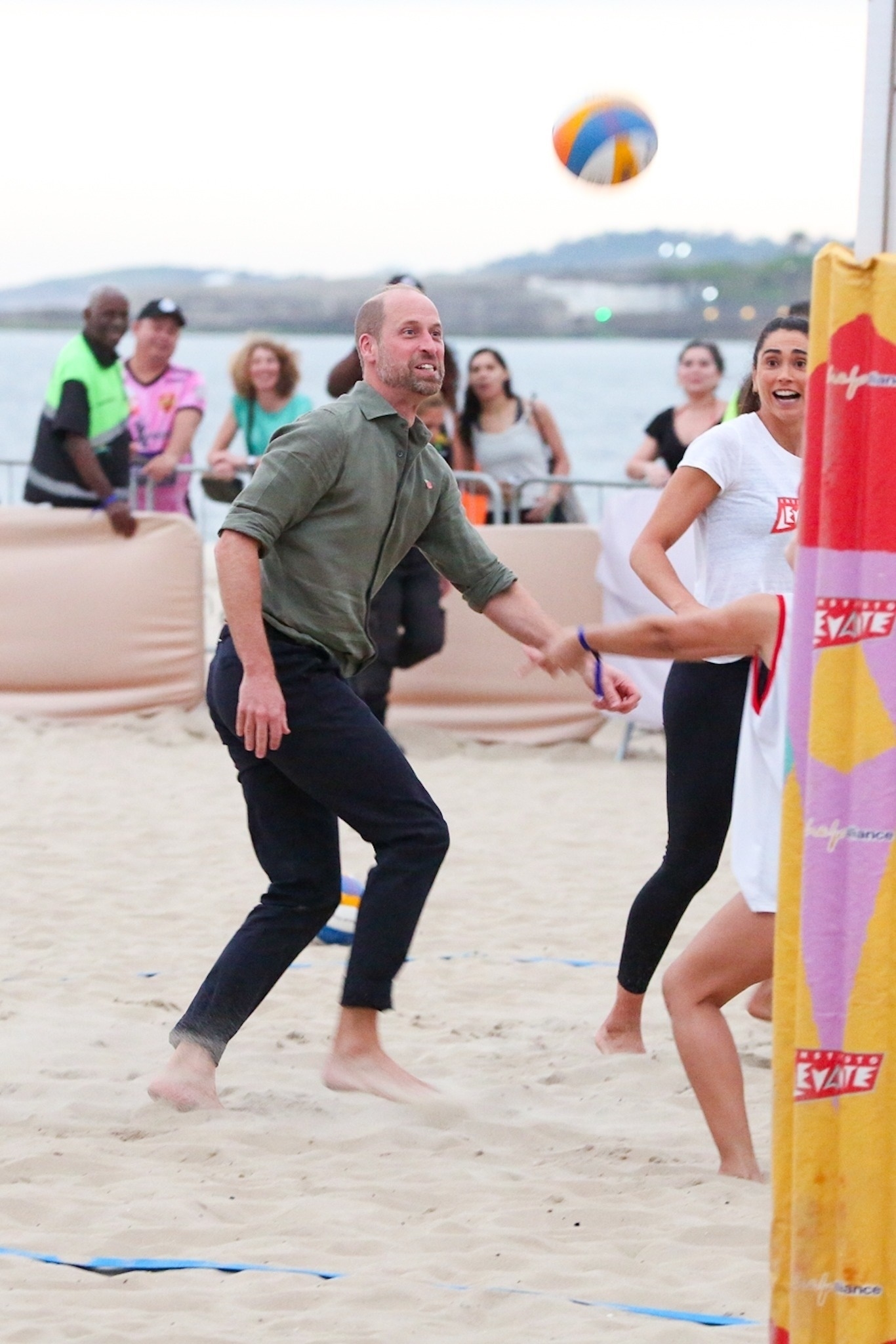 Princ William bos zaigrao odbojku Hello Magazin Croatia Hrvatska