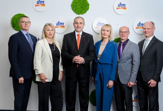 Rezultati poslovne godine 2024.2025. dm potvrdio lidersku poziciju na hrvatskom tržištu s ukupnim rastom prometa od 10 posto