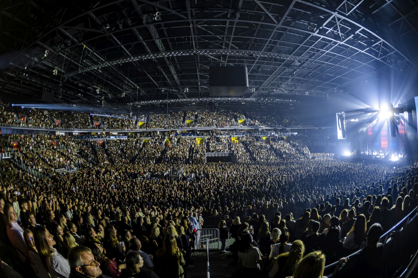 SEVERINA PRVIM OD DVA KONCERTA U ARENI ZAGREB SPOJILA EMOCIJU, ENERGIJU I PERFEKCIJU