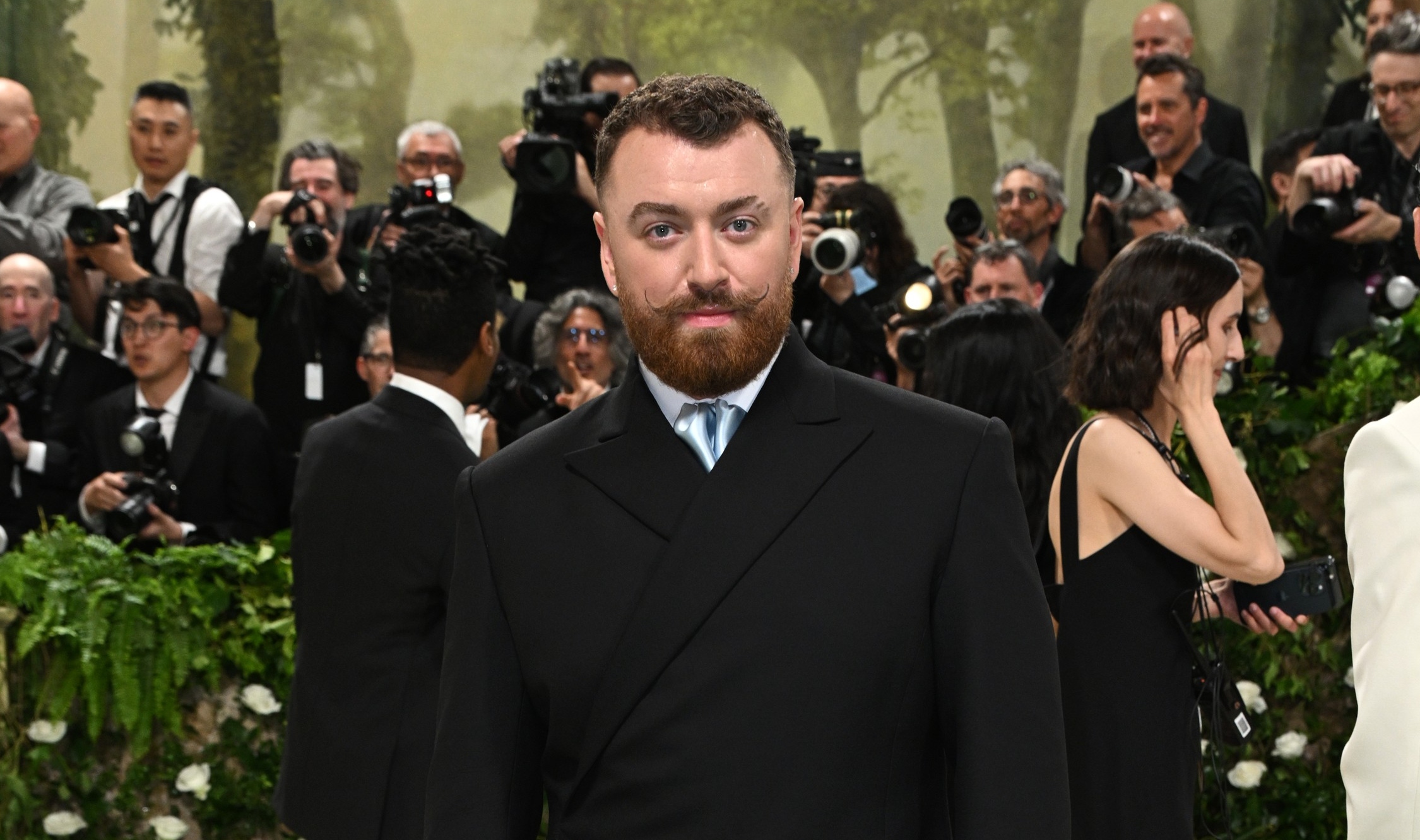 Sam Smith otkrio da je s 13 godina imao liposukciju Hello Magazin Croatia Hrvatska