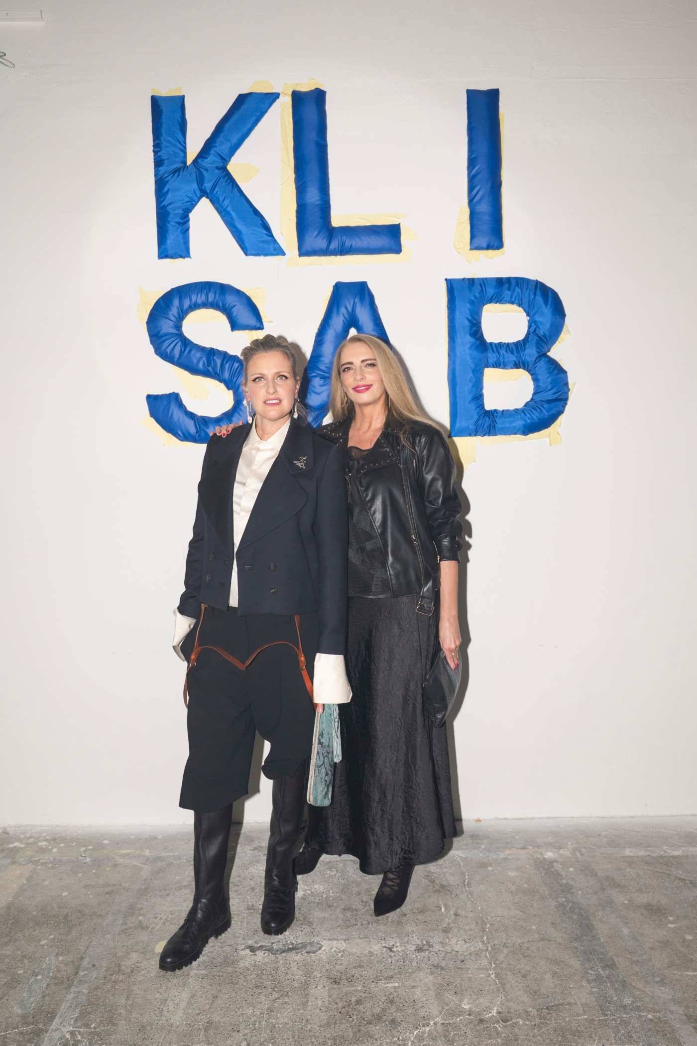 KLISAB REVIJA POZNATE OSOBE