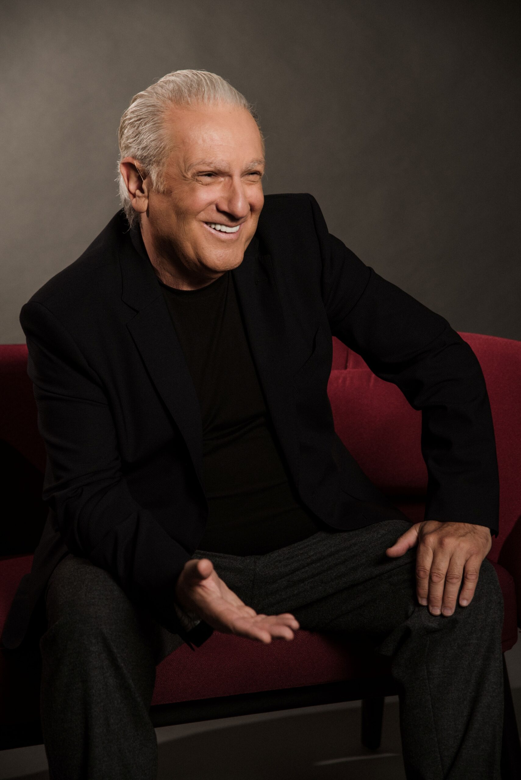 Željko Samardžić, novogodišnji koncert, Zagreb, Mozaik Event Centar, glazbeni doživljaj, hitovi, balada, emocije, Eventim, večer ljubavi, bezvremenska glazba, koncertna sezona, vrhunska produkcija, publika, glazbena svečanost