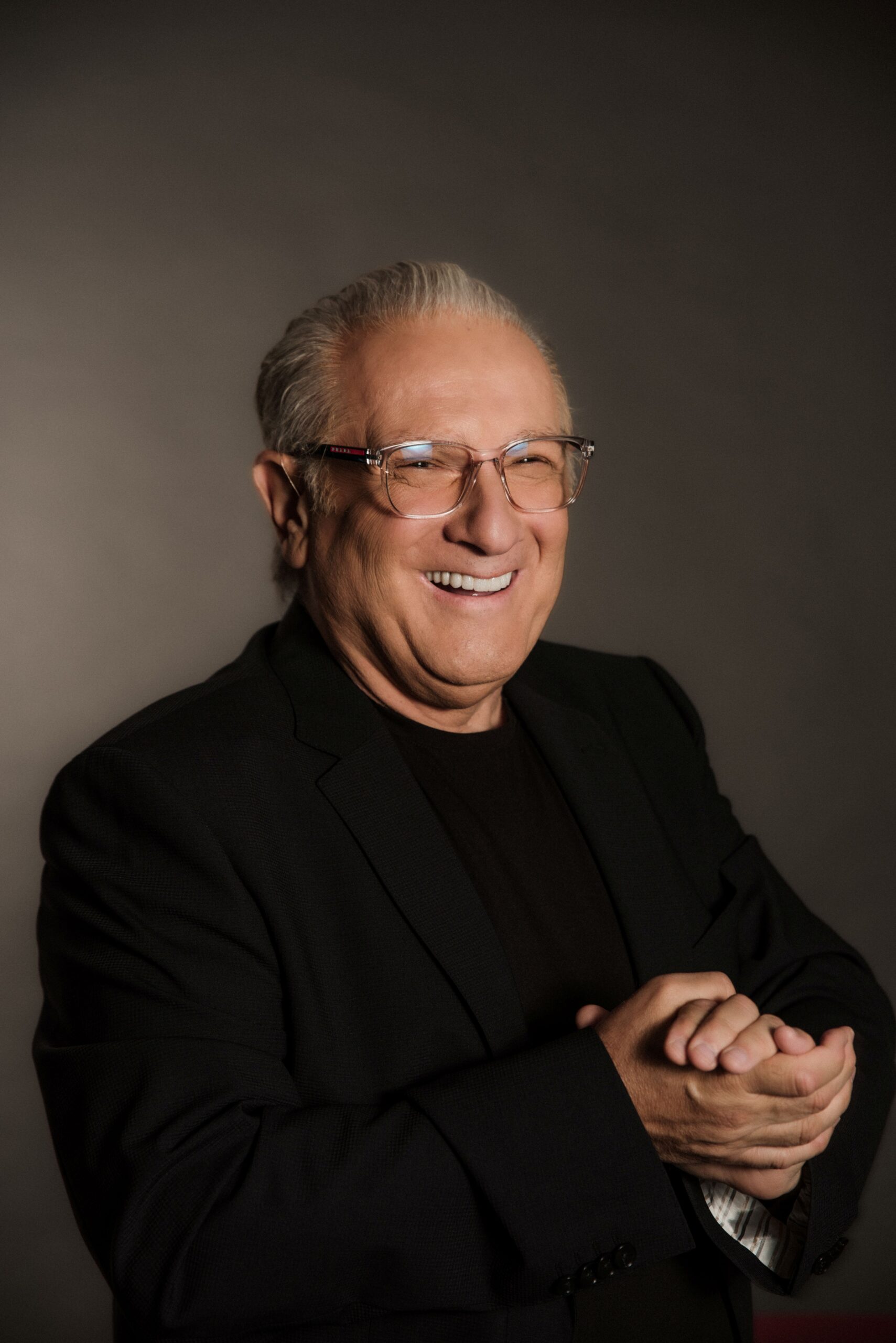 Željko Samardžić, novogodišnji koncert, Zagreb, Mozaik Event Centar, glazbeni doživljaj, hitovi, balada, emocije, Eventim, večer ljubavi, bezvremenska glazba, koncertna sezona, vrhunska produkcija, publika, glazbena svečanost