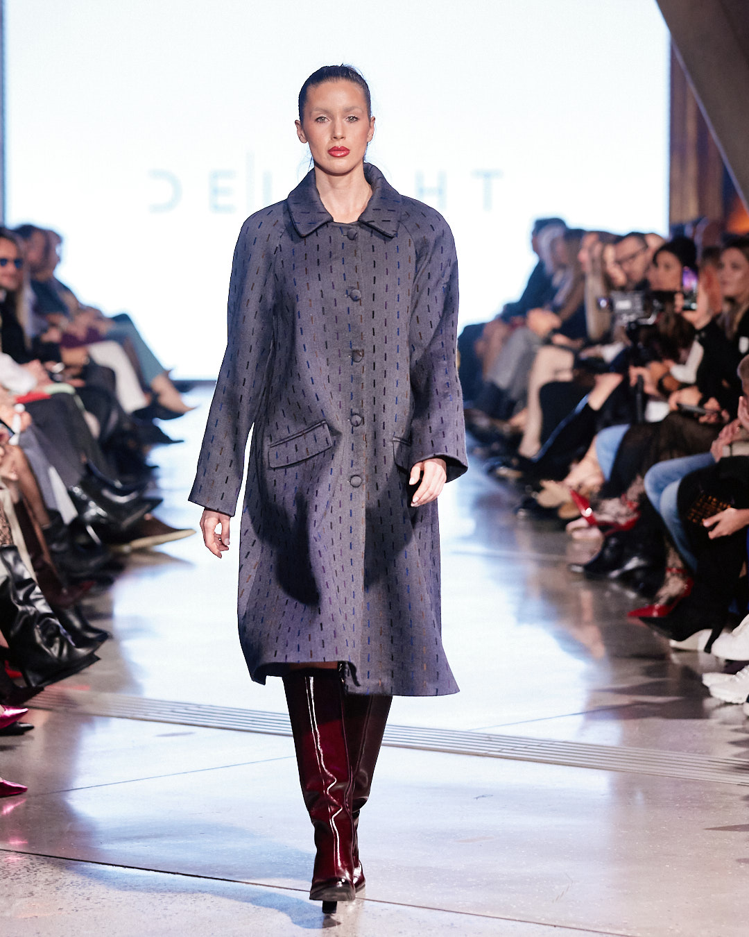 Odijelo koje mijenja pravila igre: DeLight pokazao što znači moć ženstvenosti