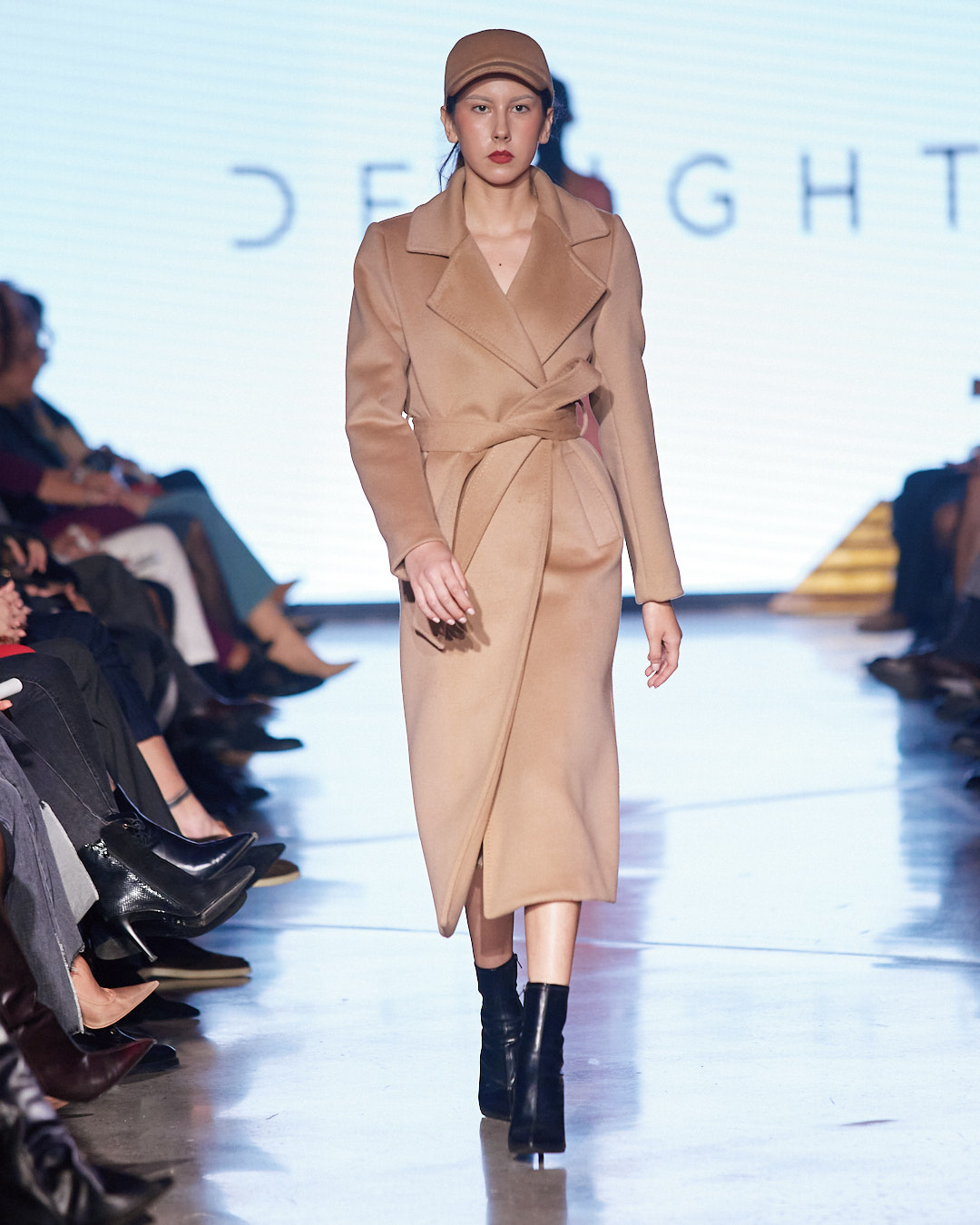 Odijelo koje mijenja pravila igre: DeLight pokazao što znači moć ženstvenosti