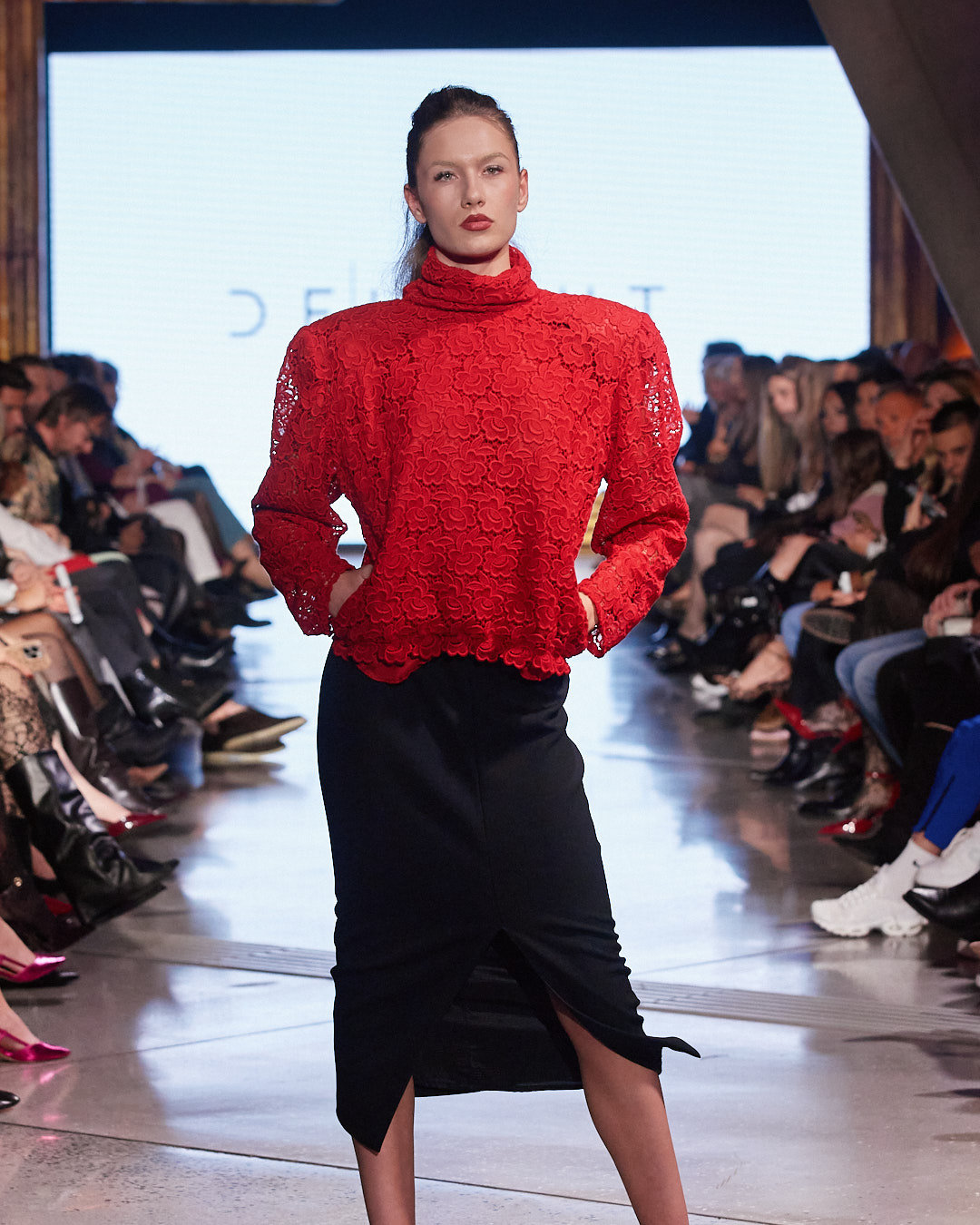 Odijelo koje mijenja pravila igre: DeLight pokazao što znači moć ženstvenosti