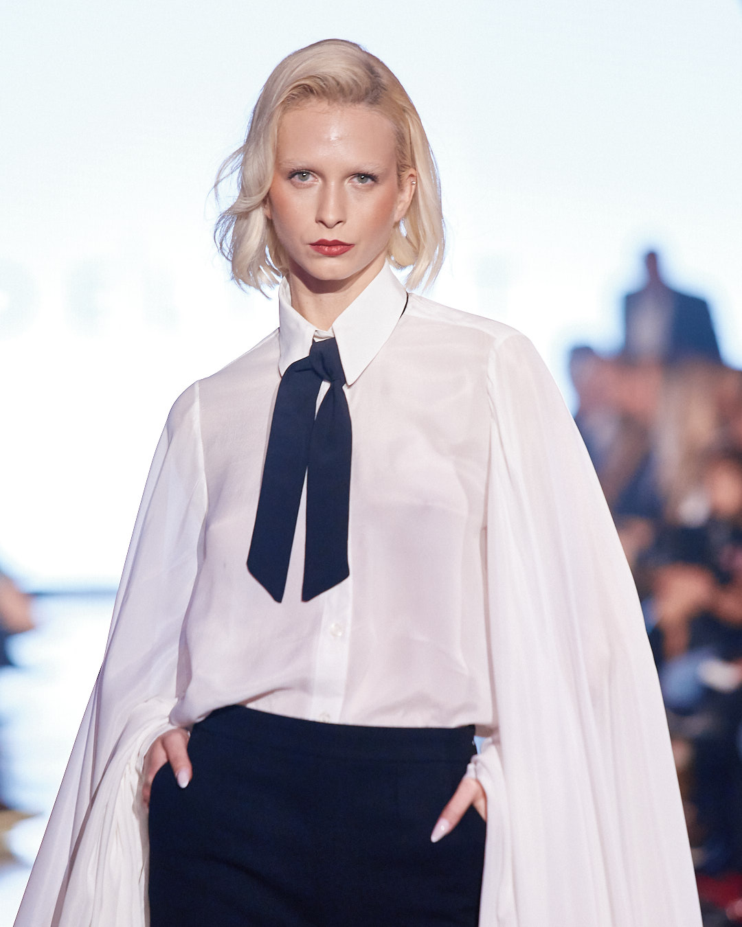 Odijelo koje mijenja pravila igre: DeLight pokazao što znači moć ženstvenosti