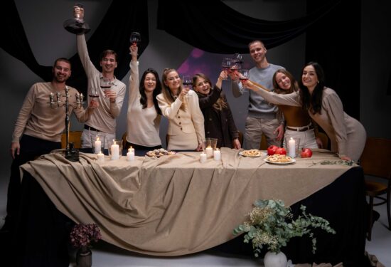 „Čarolija mog Božića“ – u novom singlu Laura Miletić donosi toplinu blagdana