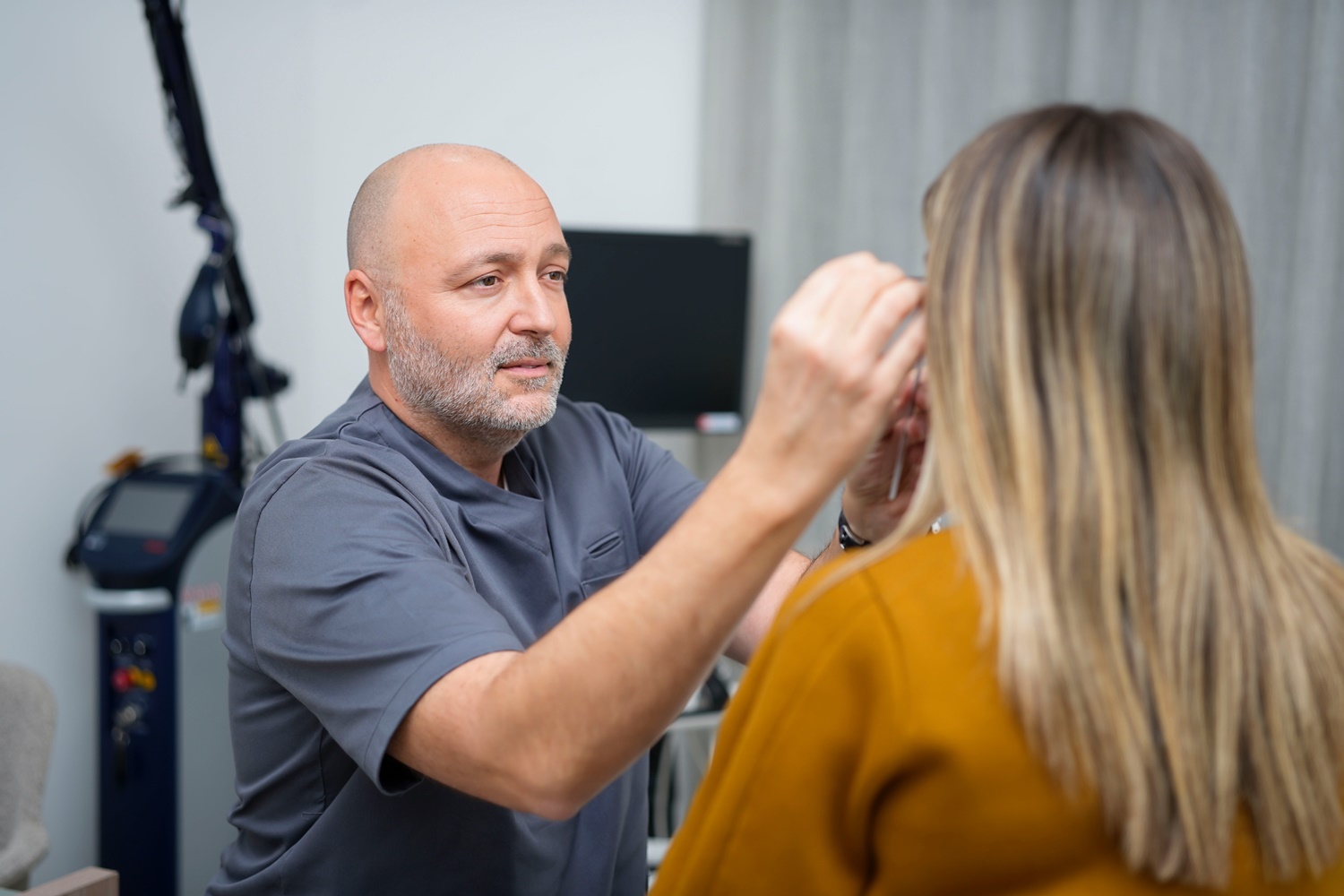 Zašto je “otvaranje pogleda” postalo jedan od najtraženijih estetskih i funkcionalnih zahvata današnjice