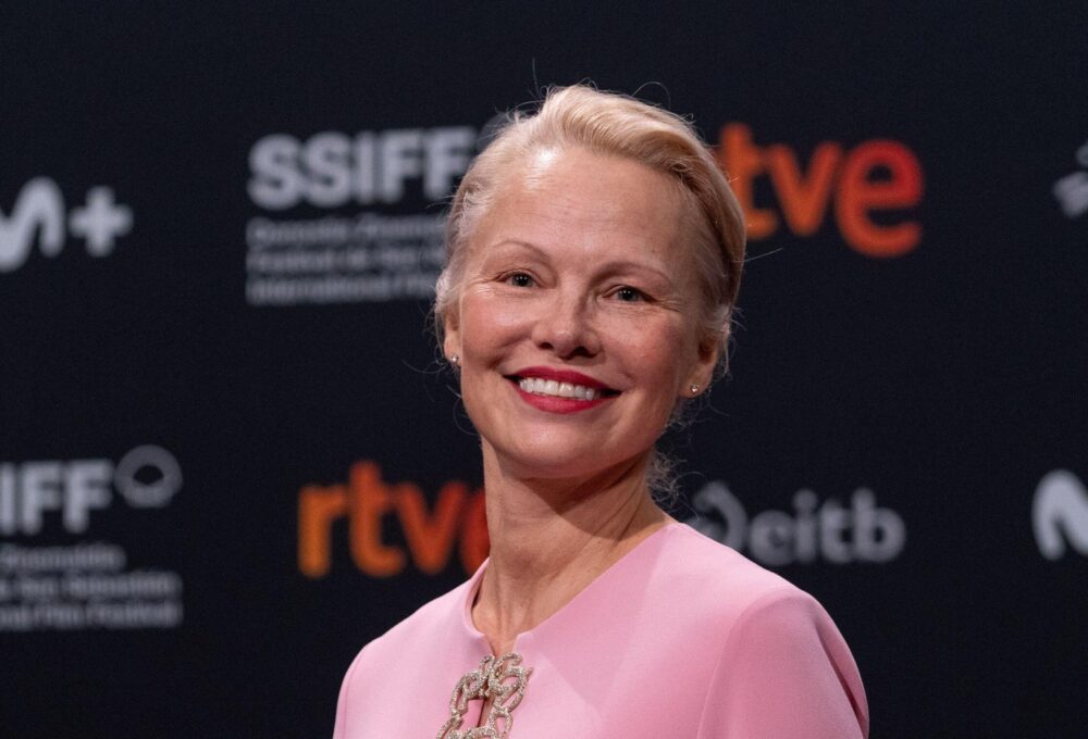 Pamela Anderson želi se promijeniti prezime Hello Magazin Croatia Hrvatska