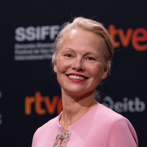 Pamela Anderson želi se promijeniti prezime Hello Magazin Croatia Hrvatska