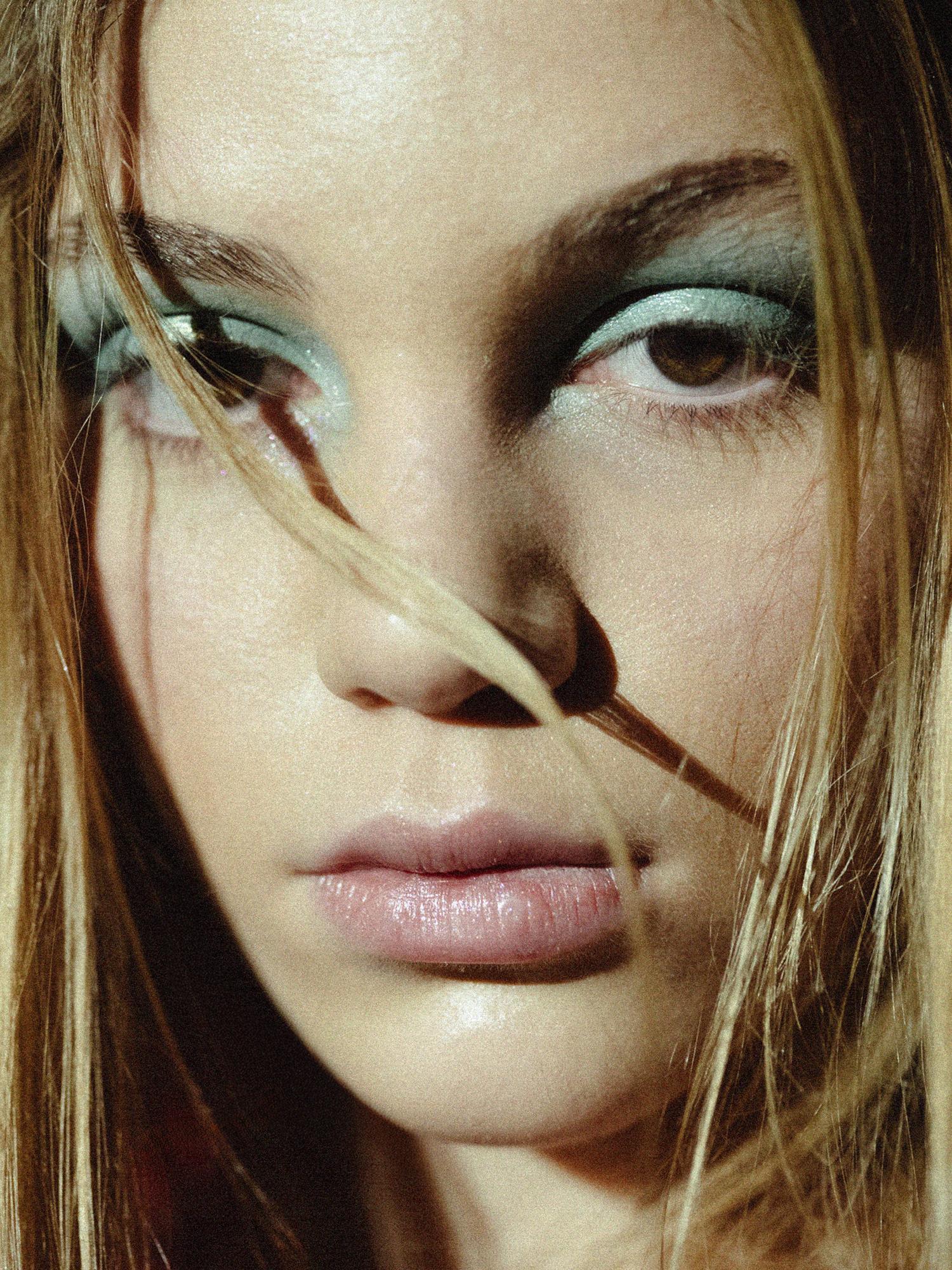 Poetska novogodišnja modna čestitka Nataše Mihaljčišin