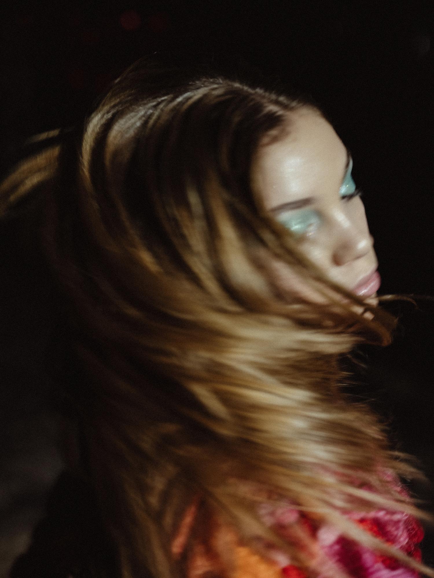 Poetska novogodišnja modna čestitka Nataše Mihaljčišin