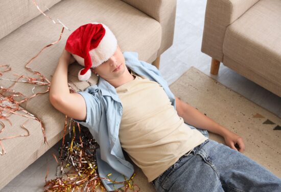 Solitarna zabava: najbolji načini da se zabaviš sam – ideje za filmove, knjige, hranu i rituale koji te drže u dobrim vibracijama dok svi drugi tulumare.