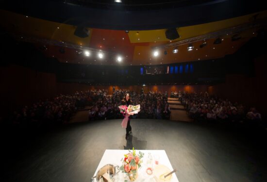 mare glumica predstava