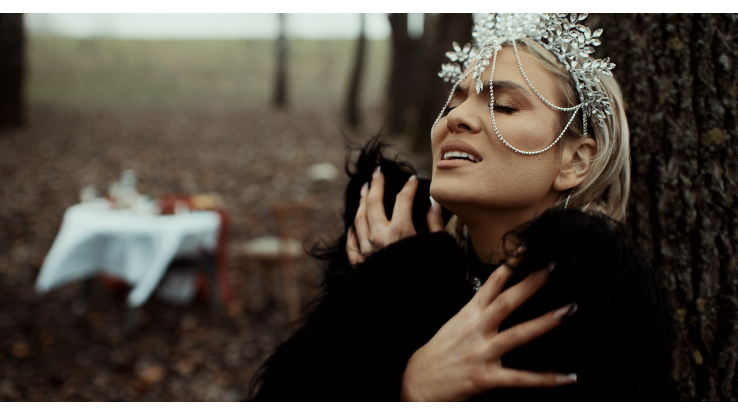 Fatalna plavuša Beta Sudar osvaja regiju pjesmama i ljepotom