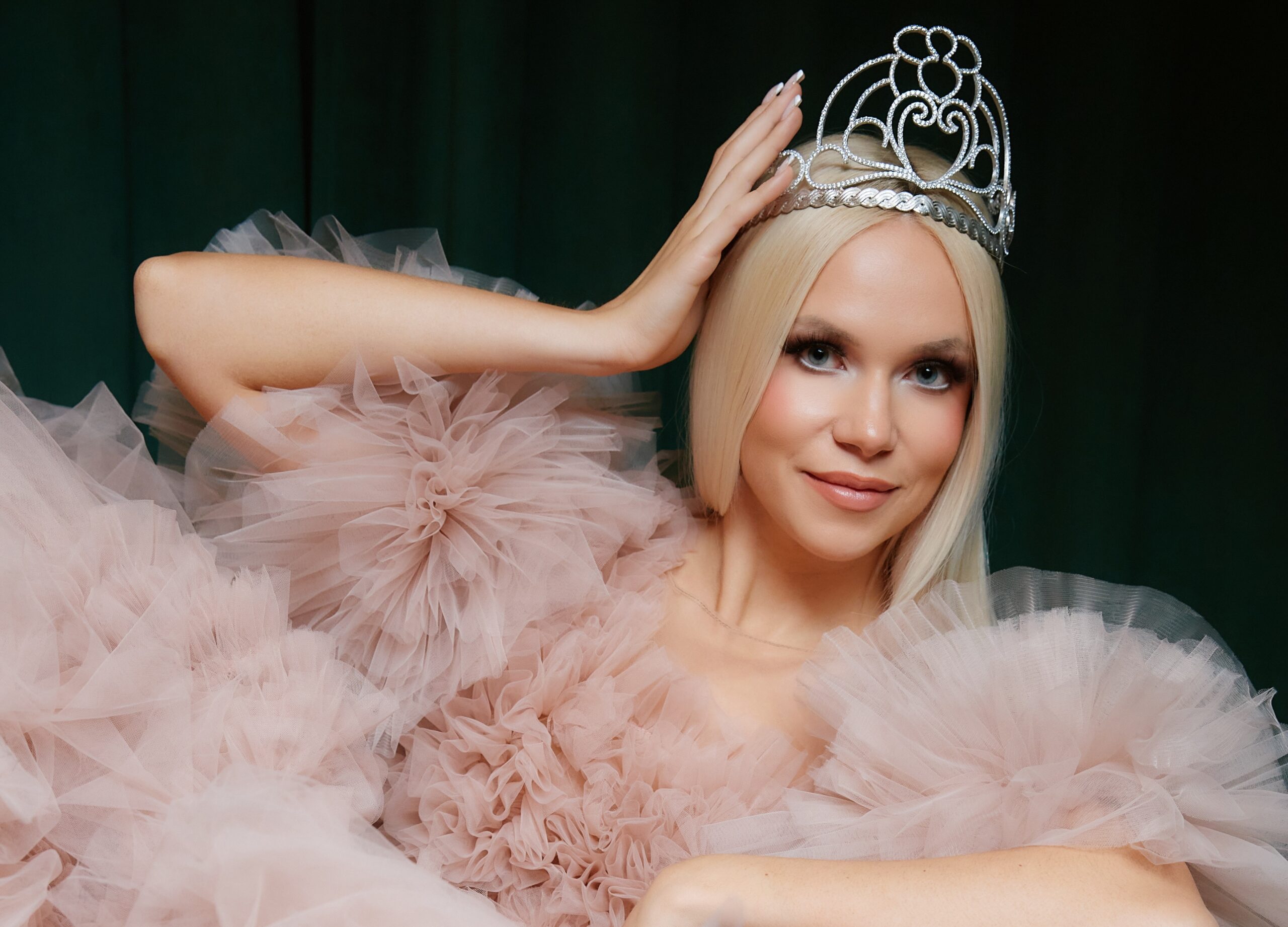 Prelijepa Miss Hrvatske Ema Helena ide na natjecanje za Miss Svijeta; koja je razlika između natjecanja Miss World i Miss Universe