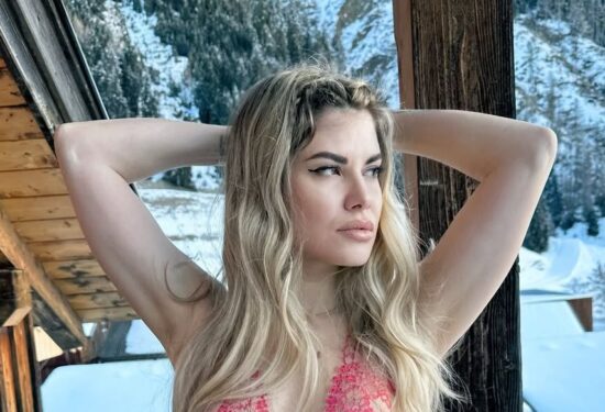 Ecija Belošević zapalila mreže fotografijam