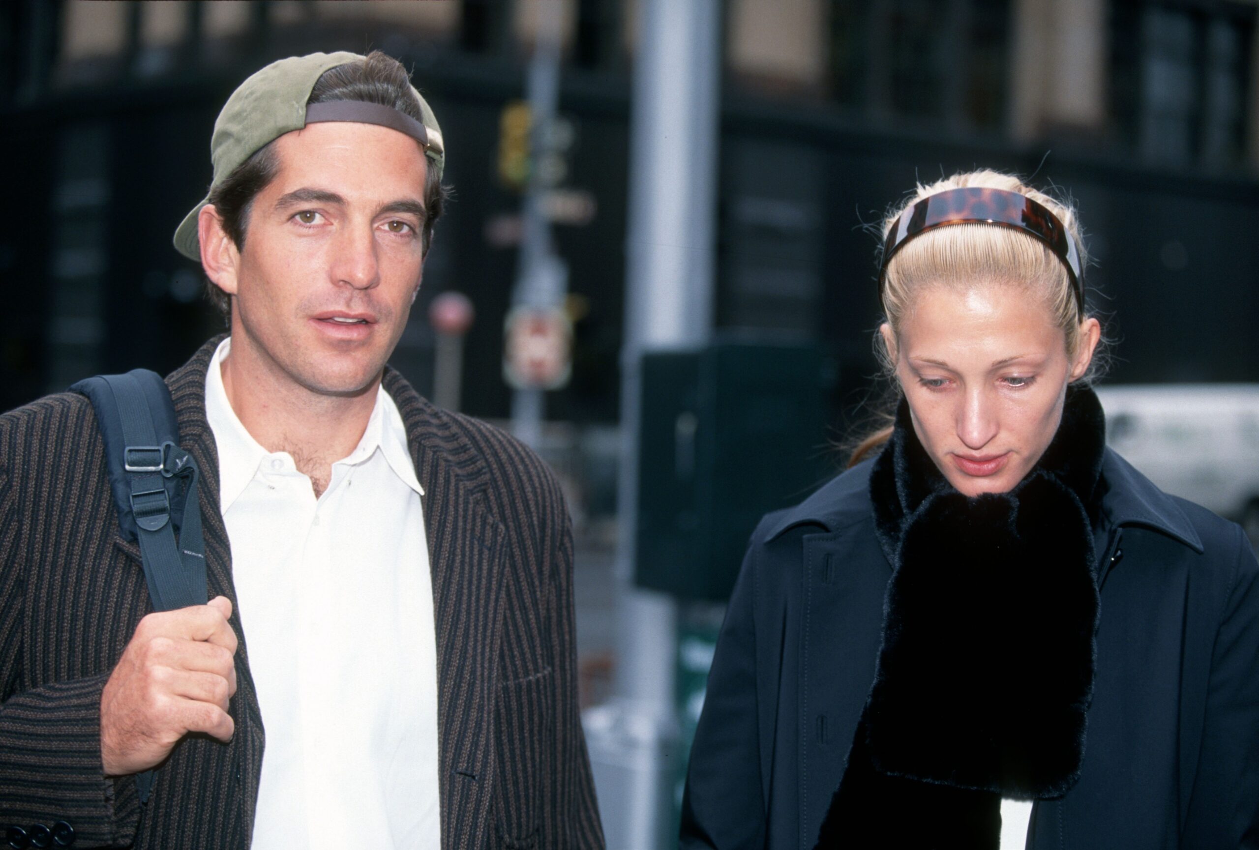 Ova jakna iz Zare podsjeća nas na komade koje je nosila Carolyn Bessette-Kennedy