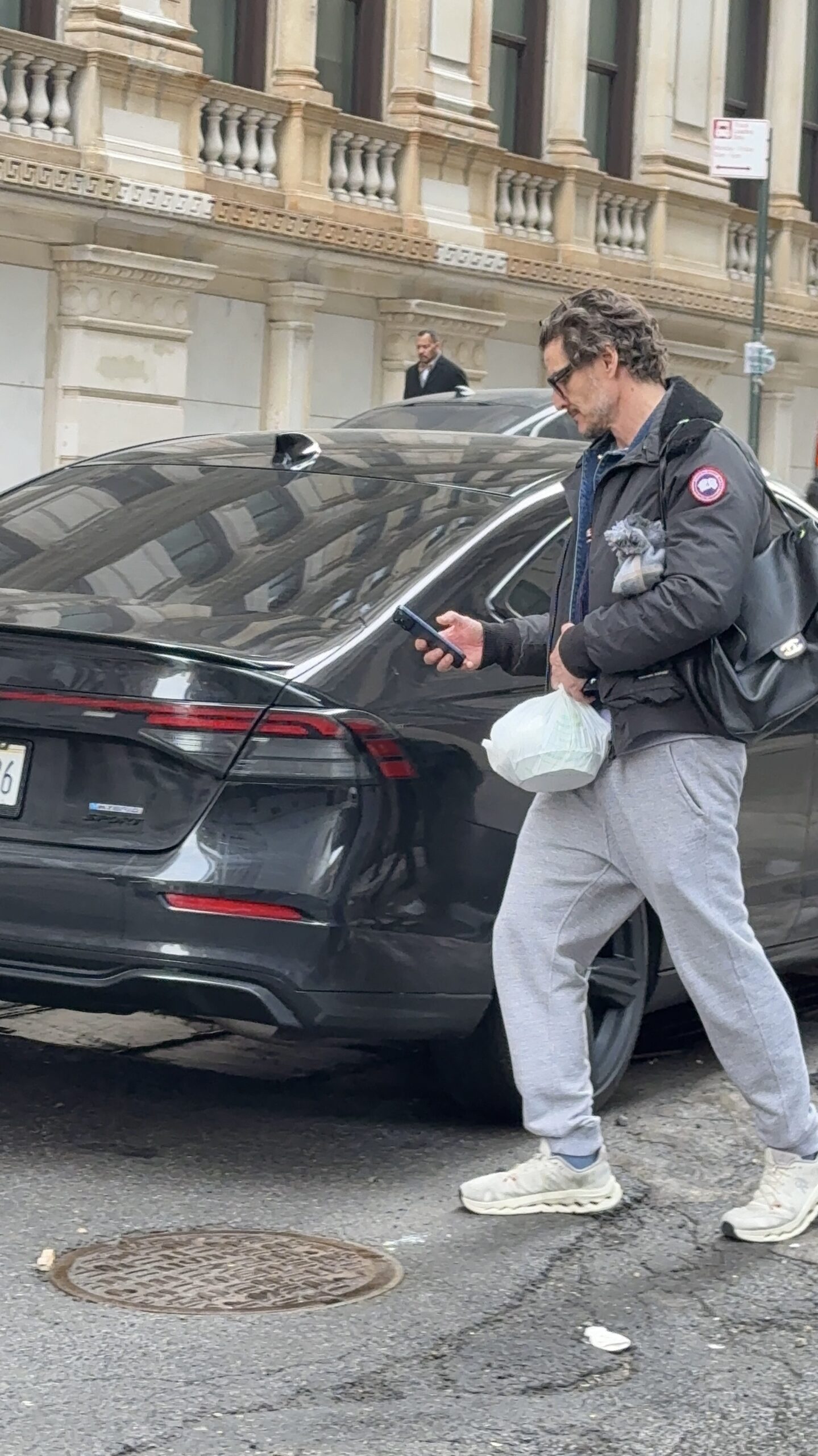 Pedro Pascal CHANEL torba