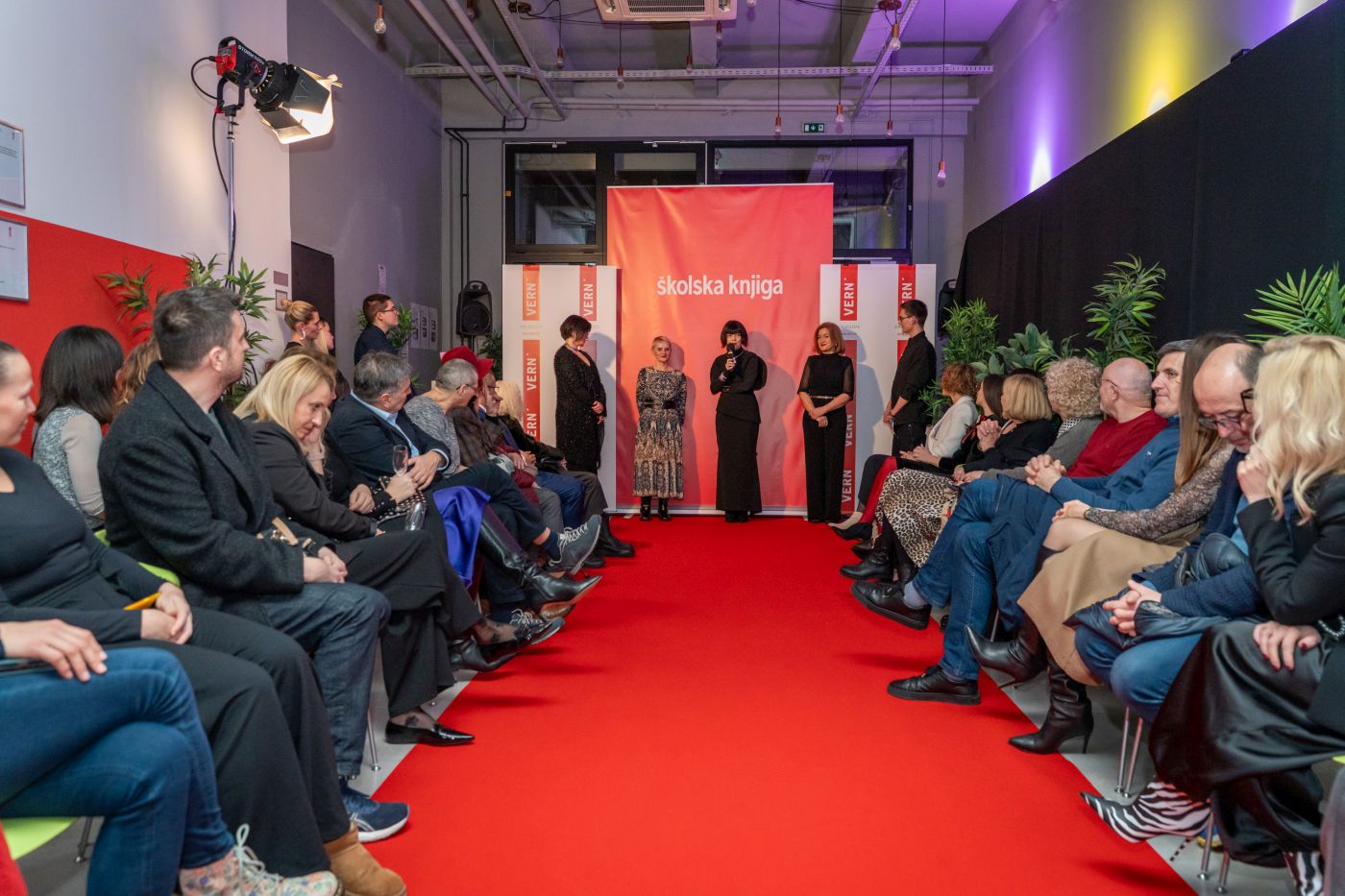 Predstavljanje knjige Propaganda slavnih popratila brojna poznata lica