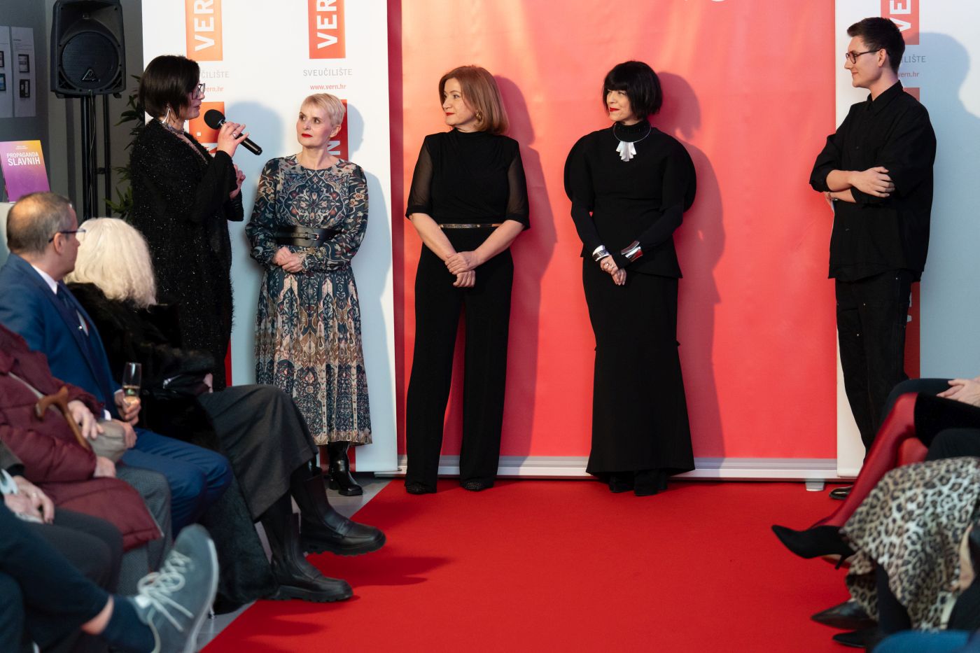 Predstavljanje knjige Propaganda slavnih popratila brojna poznata lica