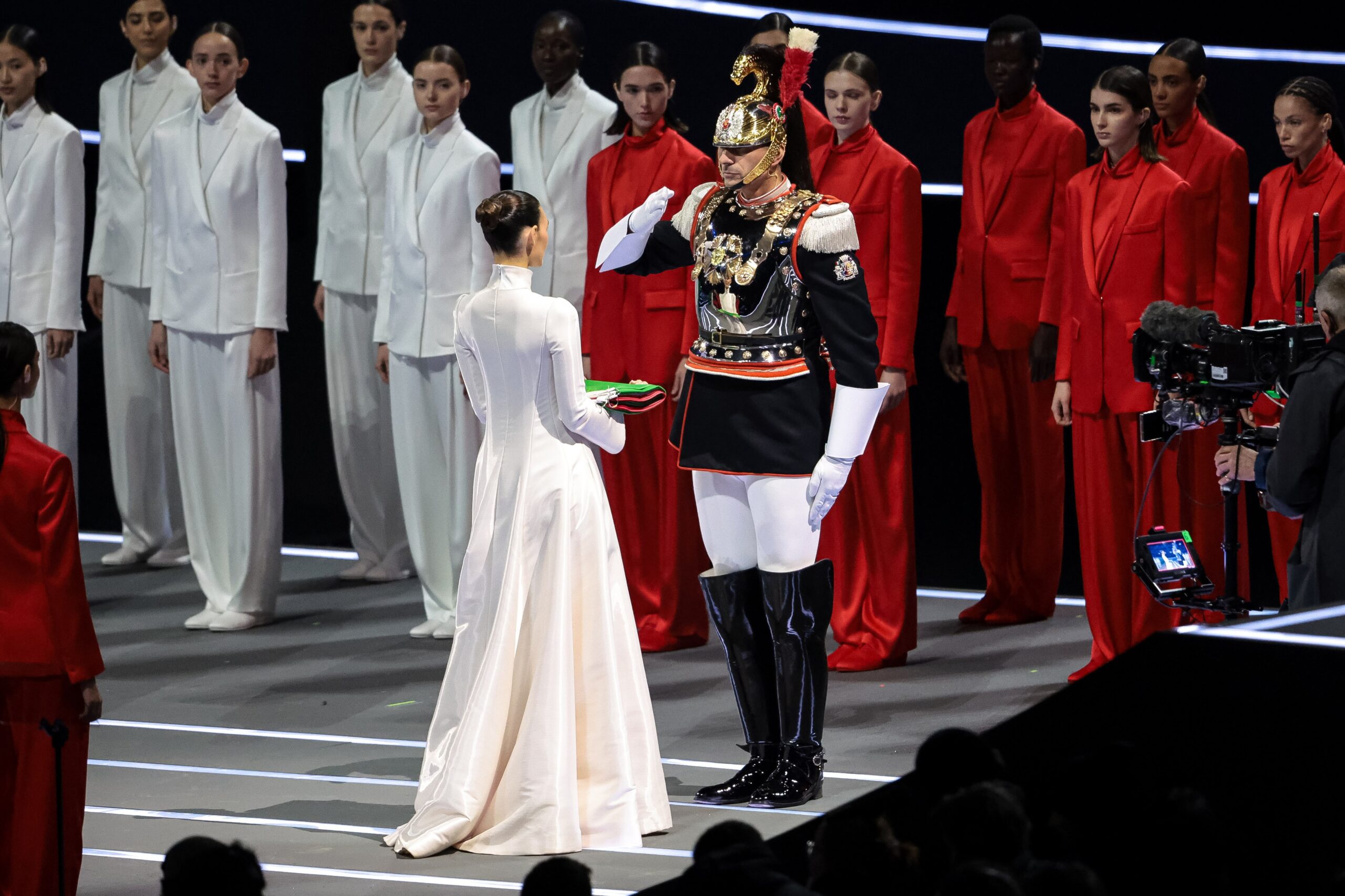 Vittoria Ceretti nosila zastavu