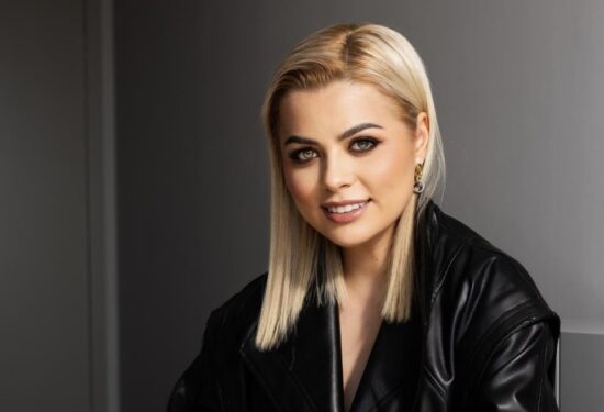 Andrea Šušnjara otkriva bol i ljubav u svojoj prvoj autorskoj baladi ‘Ljubavni kockari’ – suze i emocije koje nećete zaboraviti