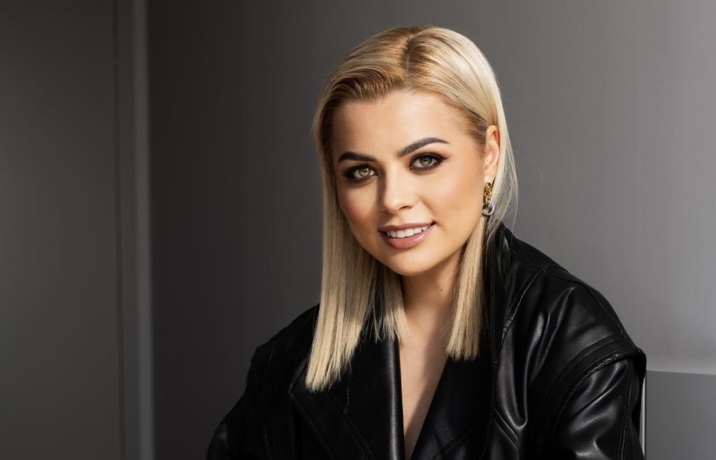 Andrea Šušnjara otkriva bol i ljubav u svojoj prvoj autorskoj baladi ‘Ljubavni kockari’ – suze i emocije koje nećete zaboraviti