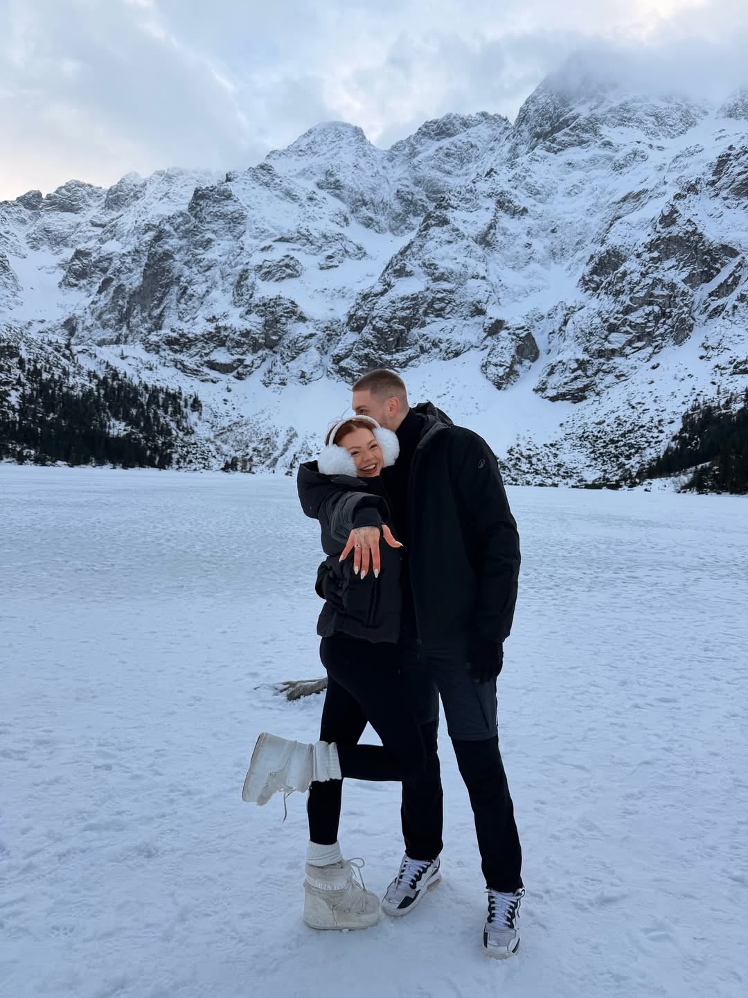 Domaća influencerica zaručila se za srpskog košarkaša