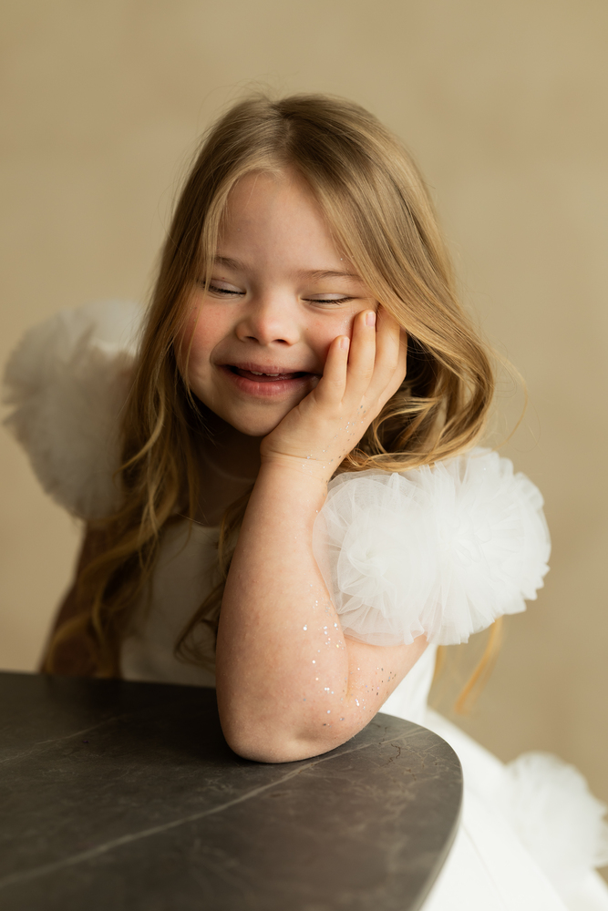 Kroz objektiv Ivana Gudića djeca prenose poruku da svatko zaslužuje biti viđen, voljen i prihvaćen