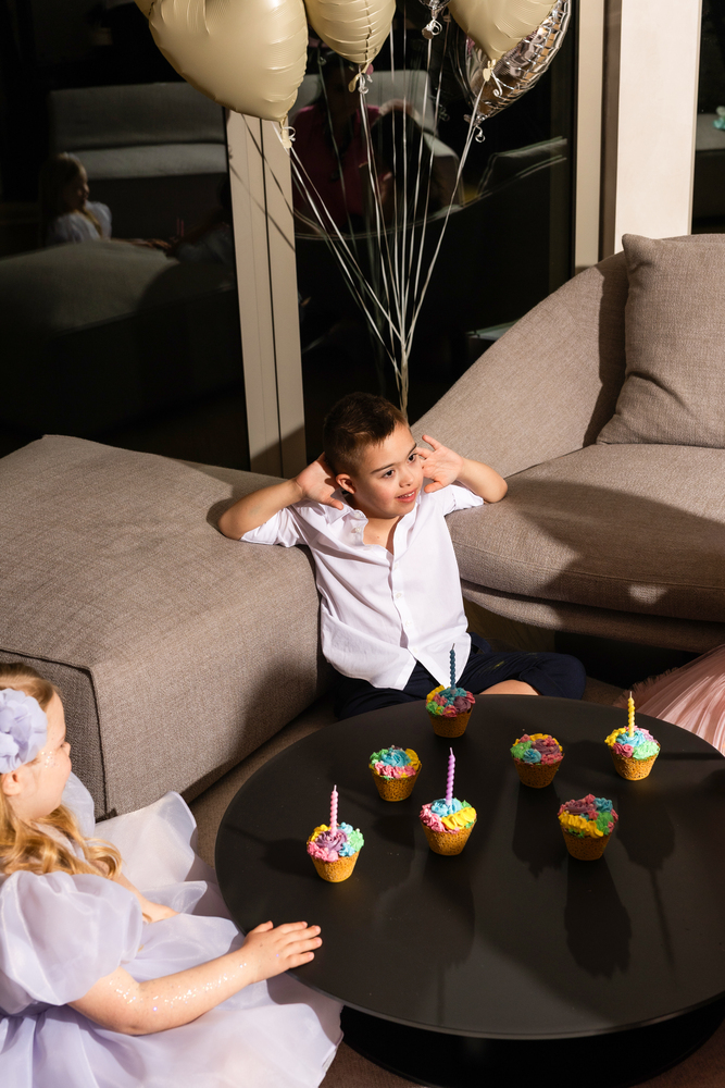 Kroz objektiv Ivana Gudića djeca prenose poruku da svatko zaslužuje biti viđen, voljen i prihvaćen