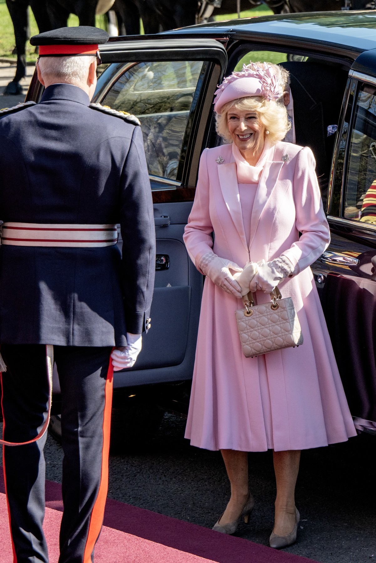 kraljica Camilla nove obrve