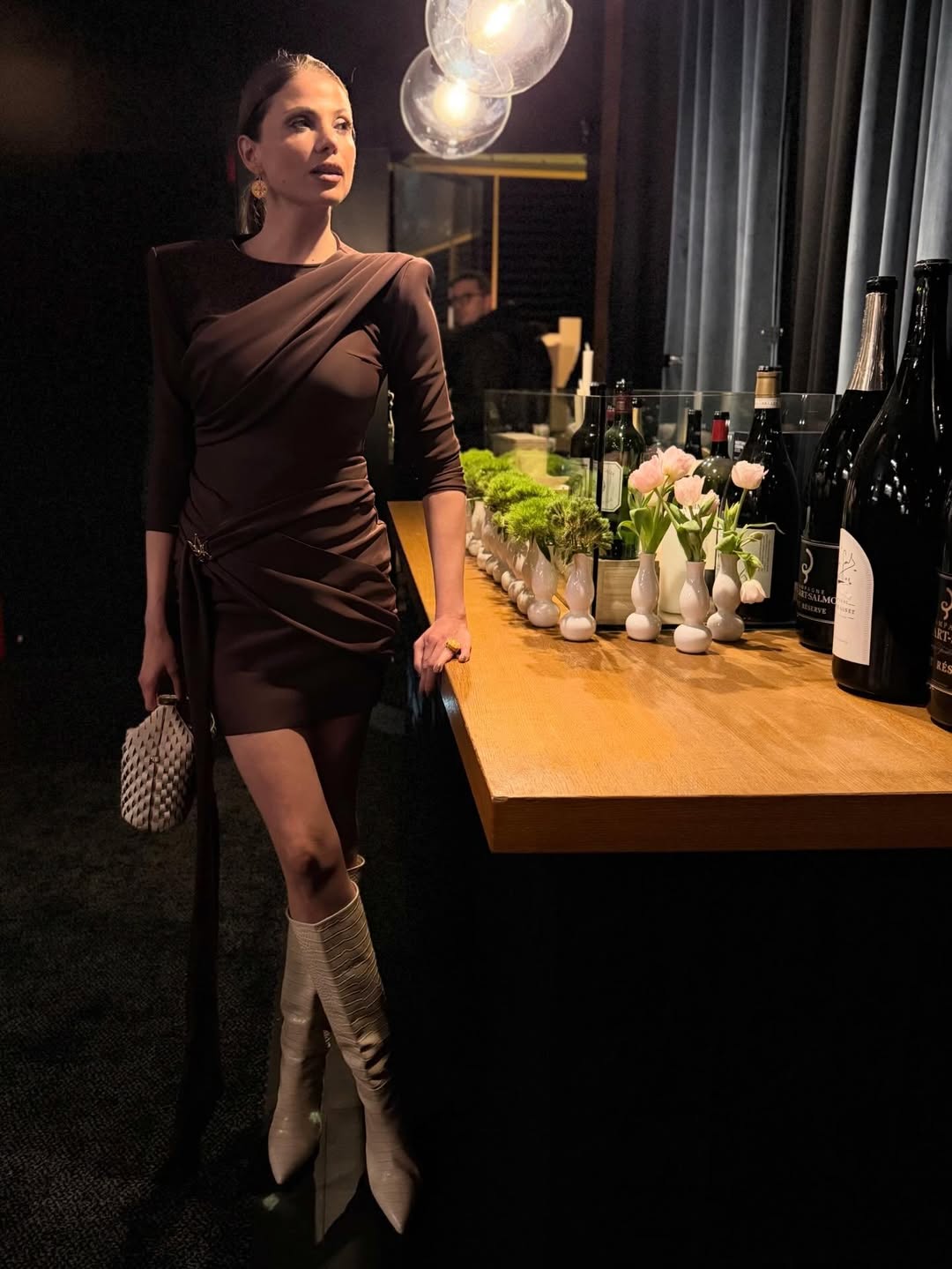 Kratka smeđa haljina domaćeg brenda na Lejli Filipović izgleda spektakularno hello magazin croatia hrvatska