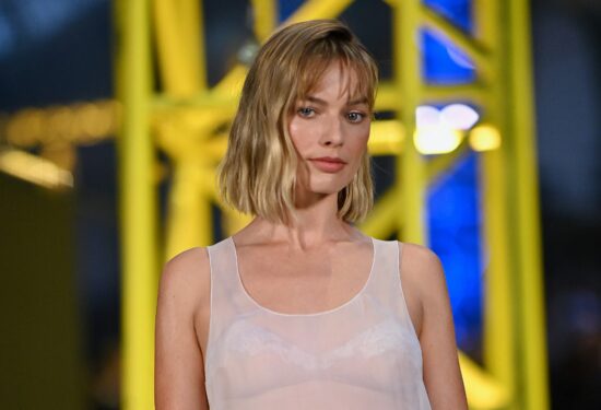 Margot Robbie ponovno promijenila imidž Dugu kosu zamijenila je bobom i šiškama