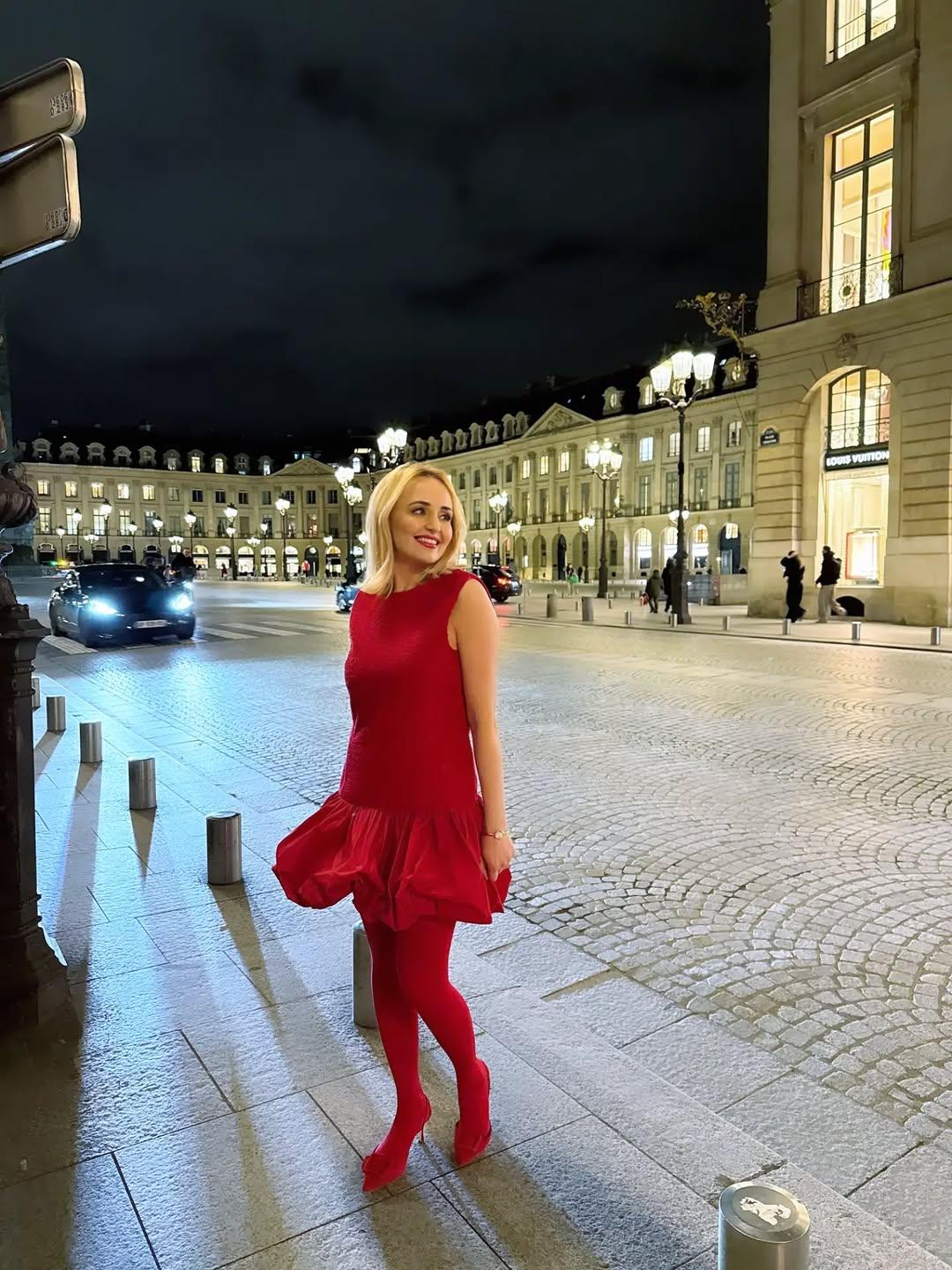 Mirjana Mikulec kao Emily u Parizu hello magazin croatia hrvatska