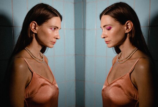 Sara Renar u Regeneratoru predstavlja „Nježne riječi“ - album o nježnosti kao obliku otpora