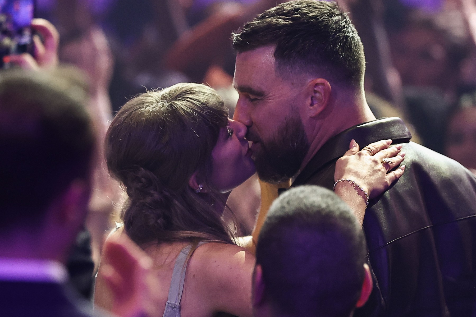 Taylor Swift pomela konkurenciju na iHeartRadio dodjeli