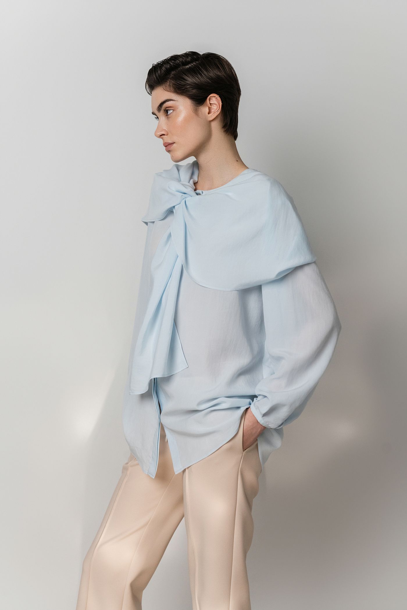 Elegancija koja diše: nova kolekcija A’Marie za suvremenu ženstvenost