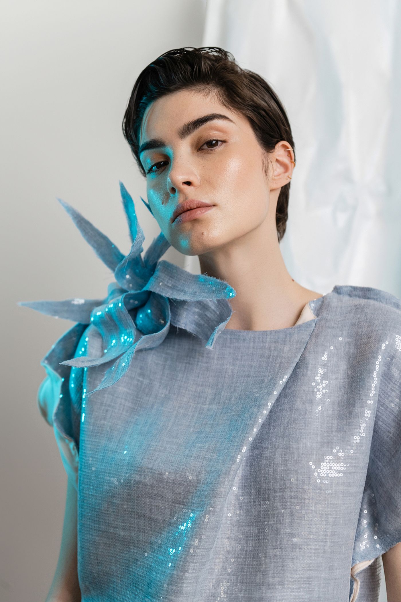 Elegancija koja diše: nova kolekcija A’Marie za suvremenu ženstvenost