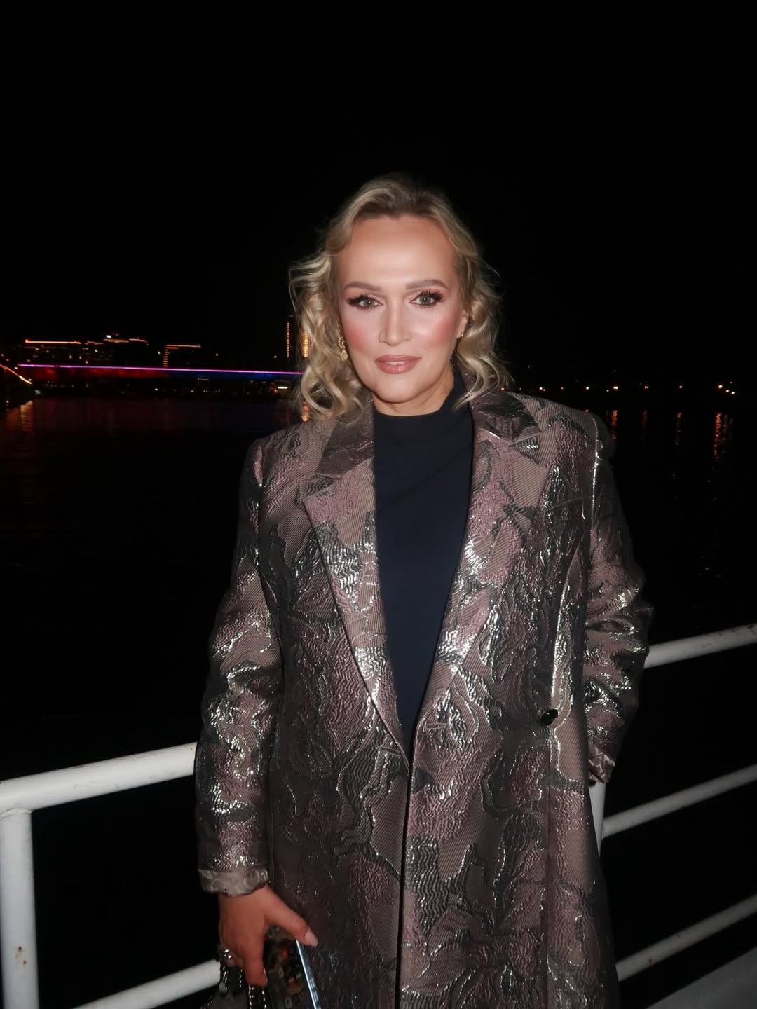 Ako tražite savršen kaput, pogledajte što nosi Vanna