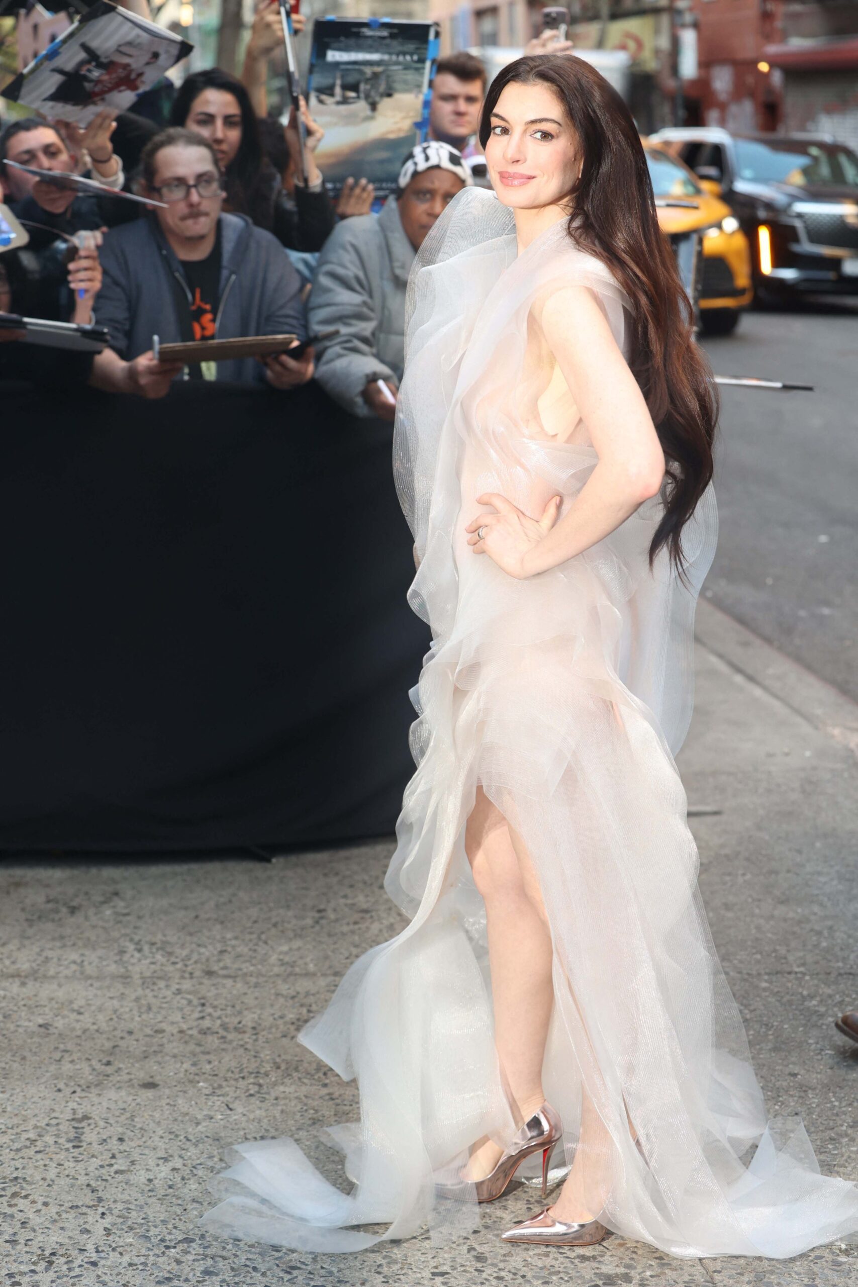 Anne Hathaway u prozirnoj haljini