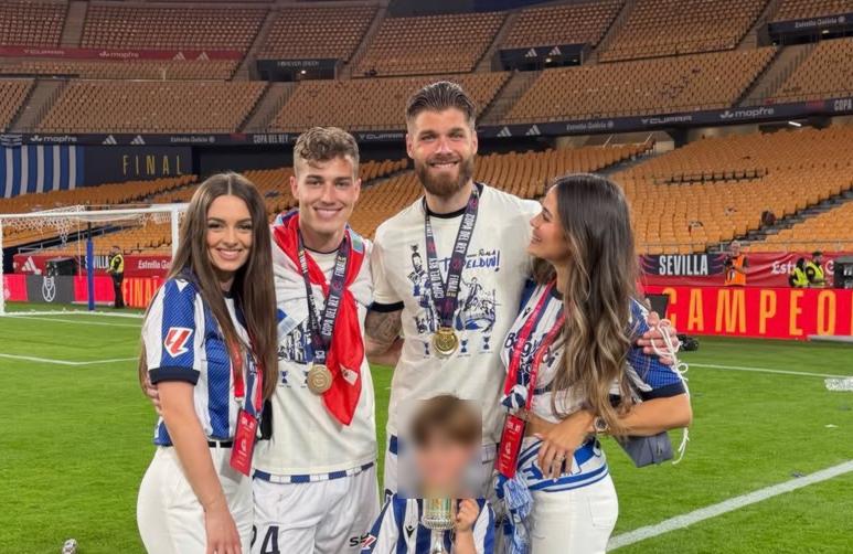 Ćaleta-Car u zagrljaju supruge, Sučić s djevojkom HELLO MAGAZIN CROATI A HRVATSKA