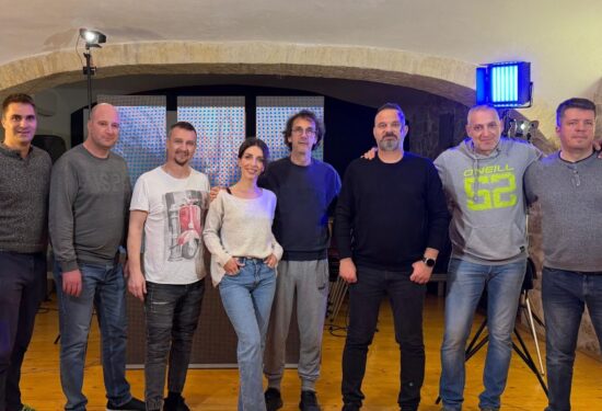 GRUPA VIVA POGAĐA U SRIDU EMOCIJOM I NAJLJEPŠOM PORUKOM LJUBAVI U NOVOJ PJESMI “VRIDILO SE MOLIT”